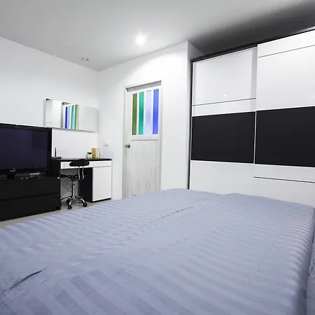 Number 4 Phuket Apartment Nai Harn Room photo