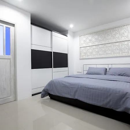 Number 4 Phuket Apartment Nai Harn Room photo